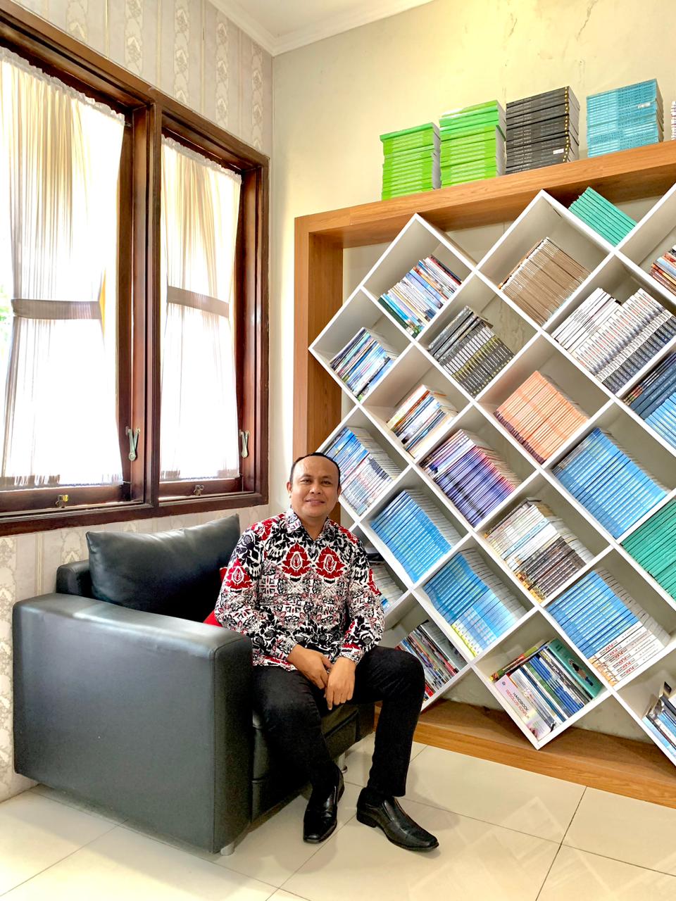 Assoc. Prof. Dr. Jonaedi Efendi, CEO Jakad Media Publishing