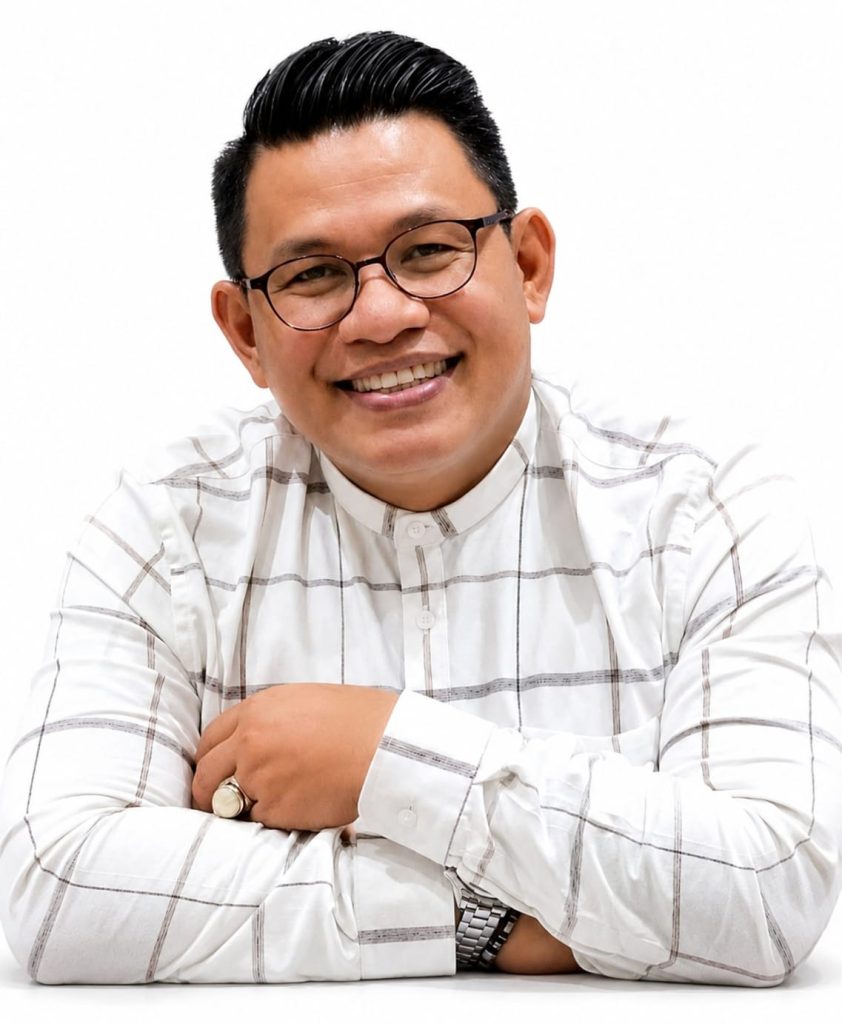 Dr. Dr. Rosidi Roslan, S.IP., SKM., S.H., MPH., M.Si., M.AP., M.H.